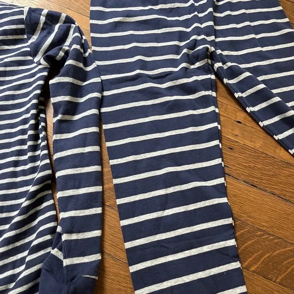 **NWT Carter’s Pajamas Set** - Picture 3 of 4